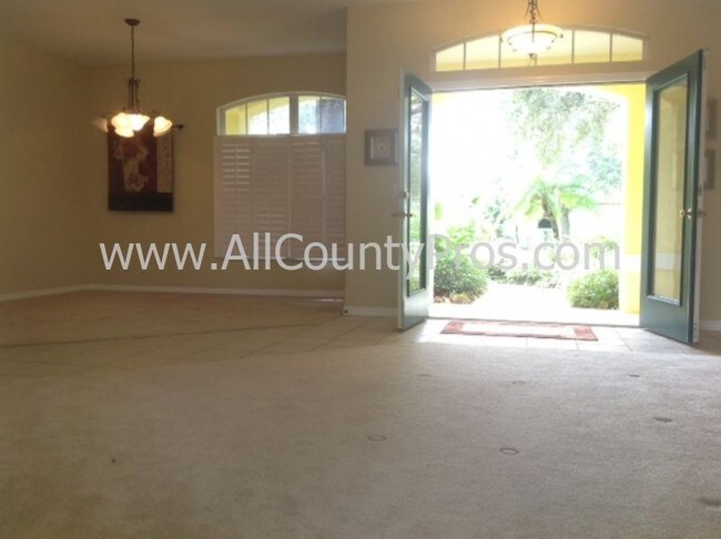 Foto del edificio - 615 Oak River Ct