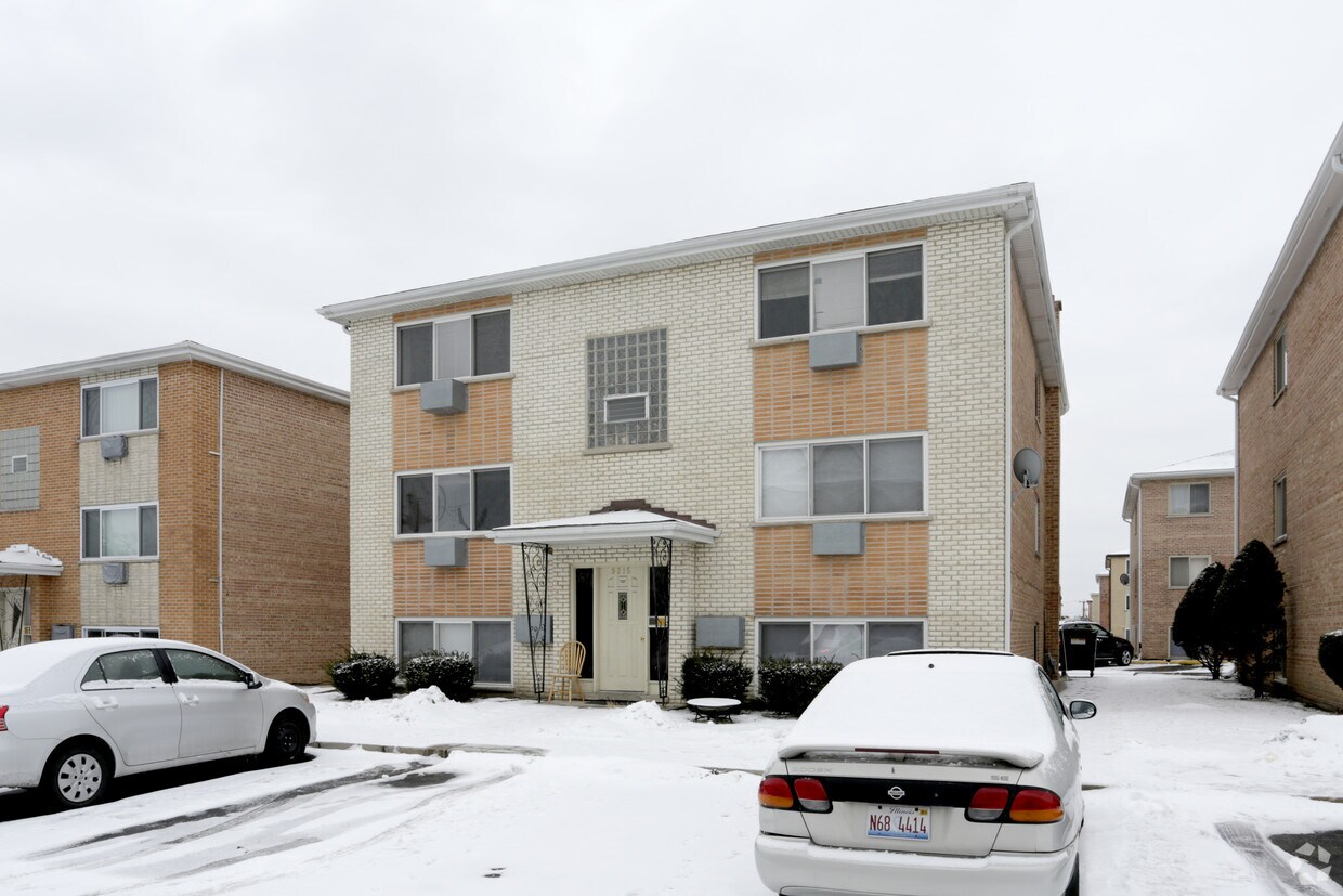 9215 Jill Ln, Schiller Park, IL 60176 Apartments in Schiller Park, IL