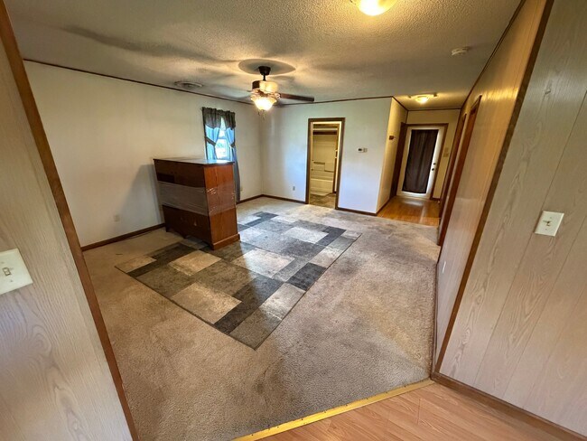 Foto del edificio - 211 E Aaron Square