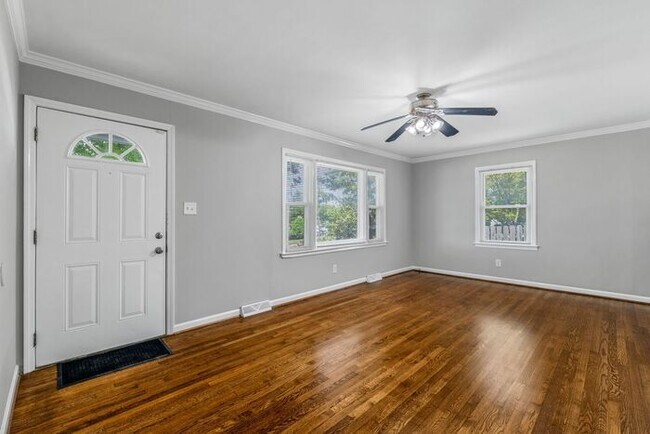 Building Photo - Updated Home with Hardwood Floors, LR & De...