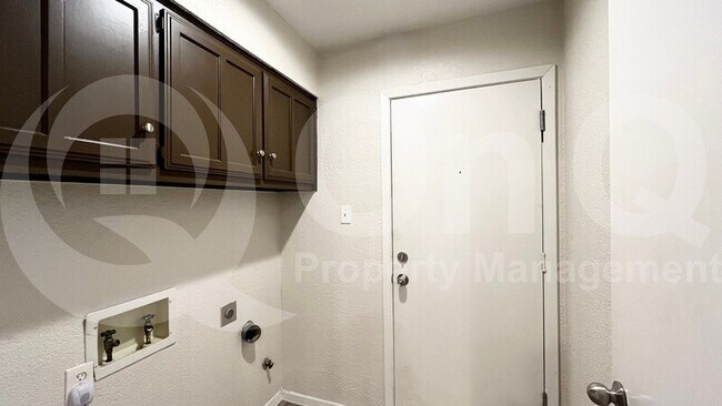 Building Photo - 3054 Airhaven Street