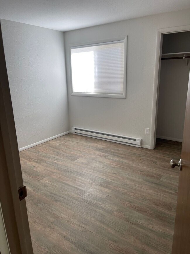 Building Photo - 426 W Babcock St