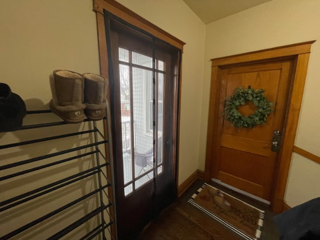 Foto del edificio - 5855 W Leland Ave