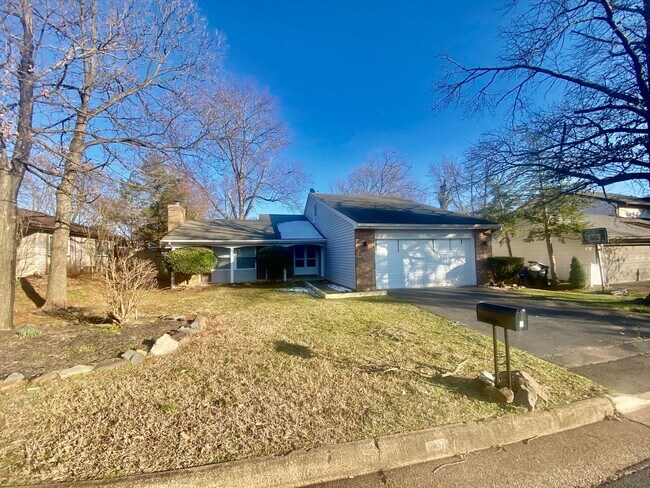 Foto del edificio - Sugarland Run Neighborhood |4bd  2bth 1921 sqft House | Large Yard