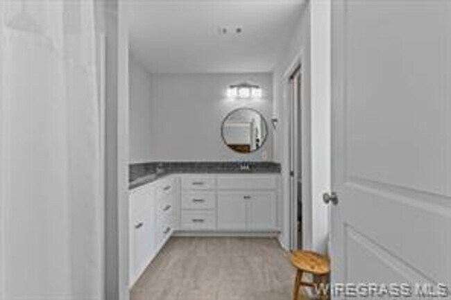 Foto del edificio - Available May!