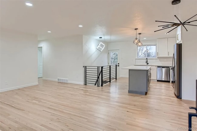 Building Photo - 4090 W Wagon Trail Dr