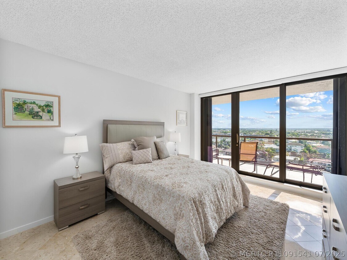 Foto del edificio - 2727 S Ocean Blvd