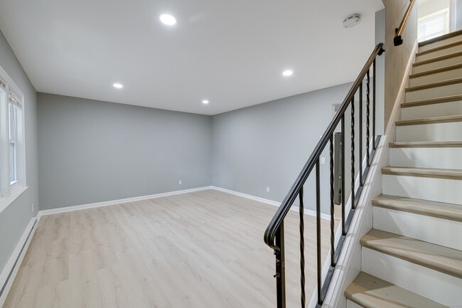 Building Photo - 151 Seaside Ave