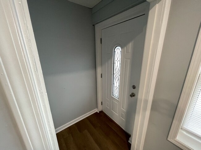 Building Photo - 135 Jefferson Street 3-Plex