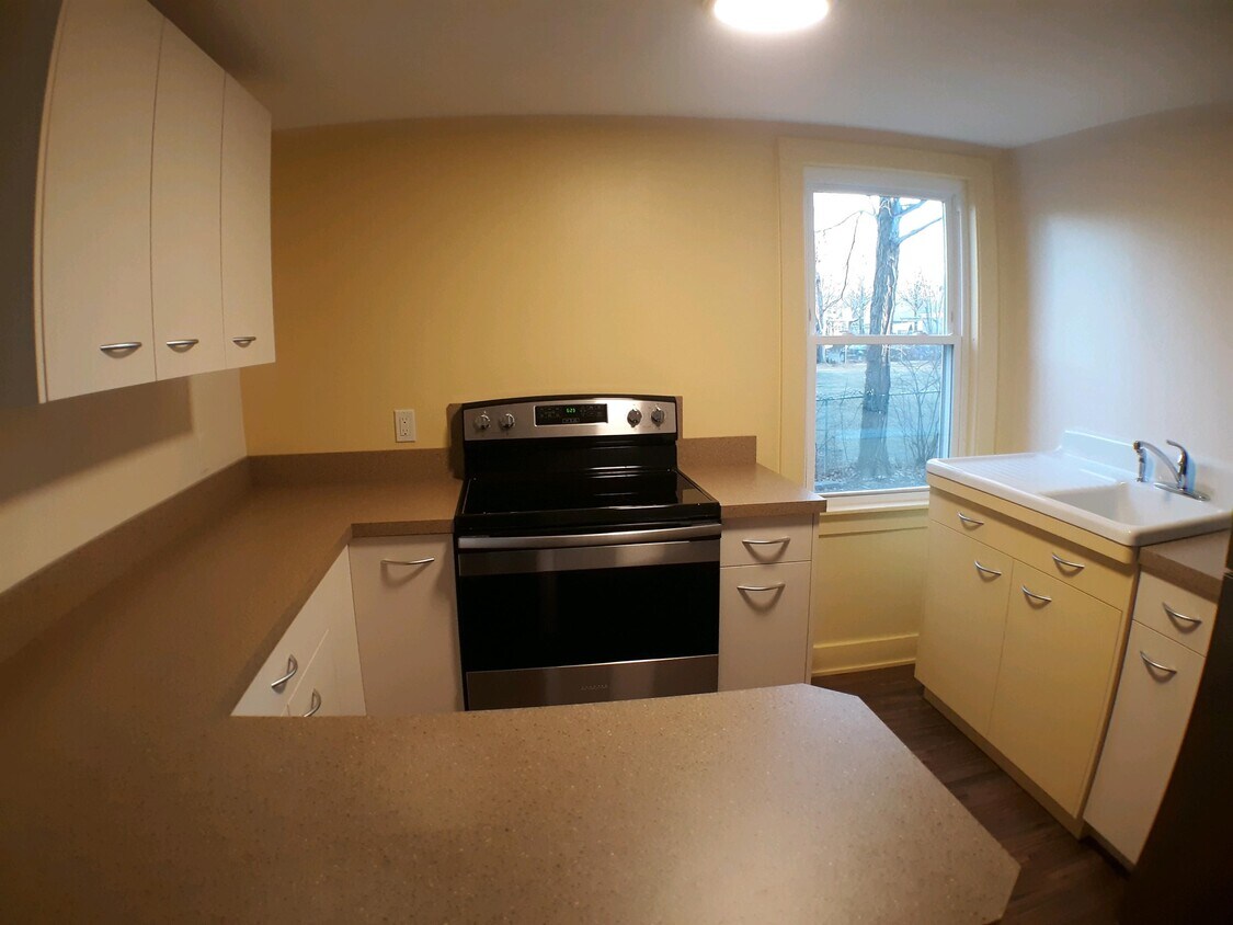 29 Forest St Unit 1, Keene, NH 03431 Room for Rent in Keene, NH