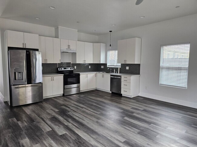 Foto del edificio - Sunny and Bright Newly Constructed 3-bedro...