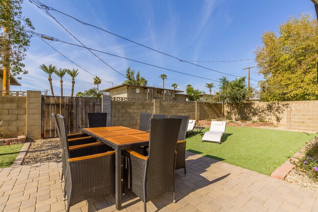 Foto del edificio - 4532 N 74th Pl