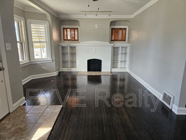 Foto del edificio - 5049 Thomas St