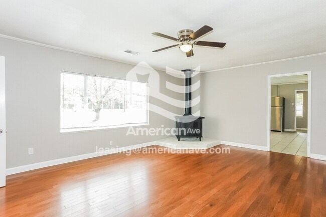 Foto del edificio - 3406 Seneca Ave