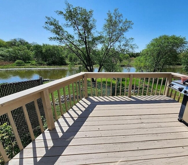 Building Photo - 4717 Willow Dr