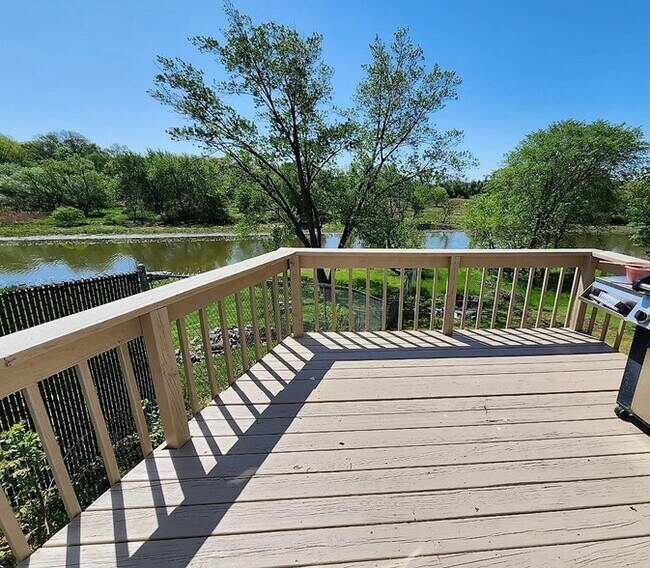Foto del edificio - 4717 Willow Dr