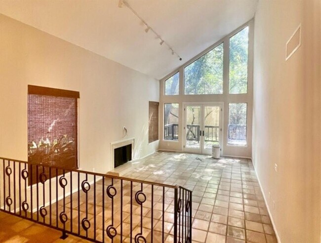 Foto del edificio - 150 Sugar Berry Cir