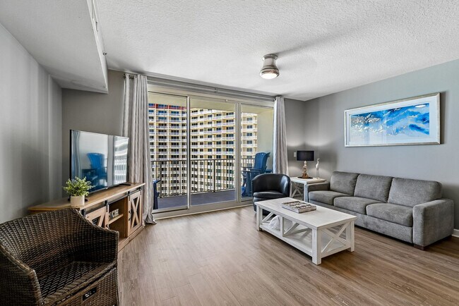Building Photo - 9954 S Thomas Dr