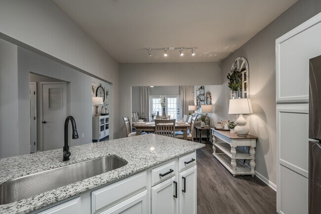 Foto del edificio - Special Offer – $500 OFF First Full Month!