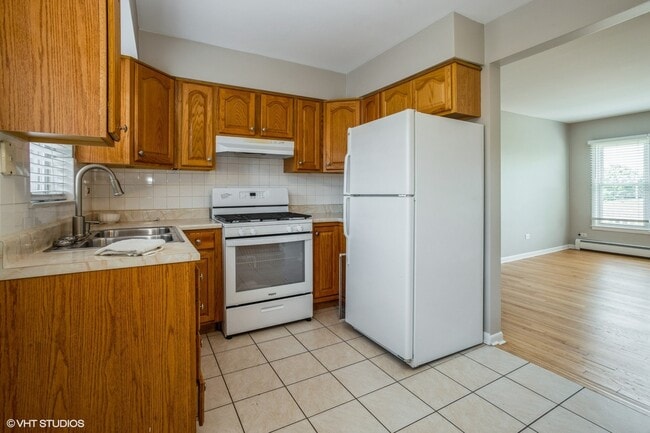 Building Photo - 9791 Ivanhoe Ave