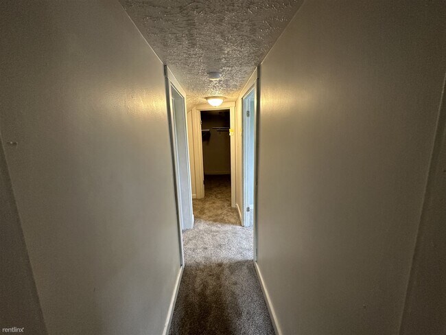 Foto del edificio - 4 br, 1 bath Duplex - 169 Union Street A