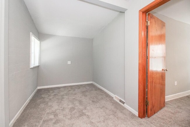 Building Photo - 7850 Linden St