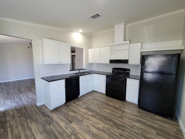 Building Photo - 8407 Riverstone Dr