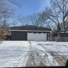 Building Photo - 523 Elm St