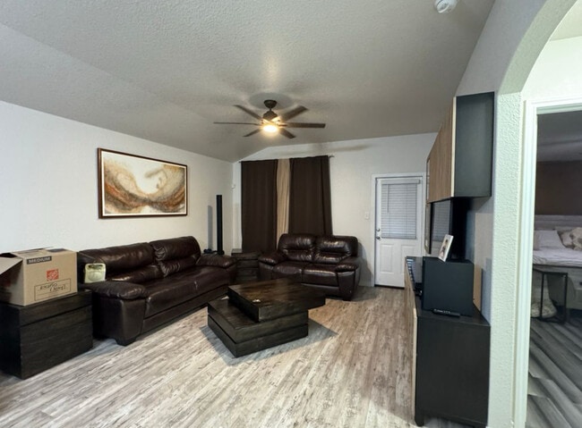 Building Photo - 6074 Akin Quay