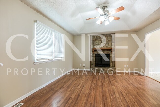Foto del edificio - 3 Bdrm, 2.5 Bath move in ready in Lee's Su...