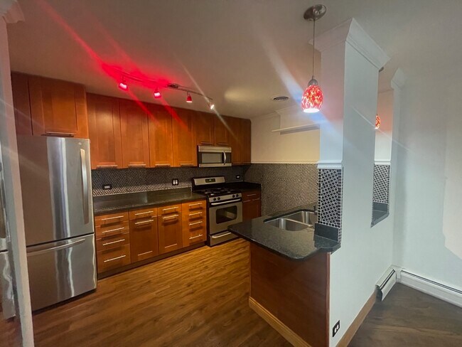 Foto del edificio - 7306 N Winchester Ave