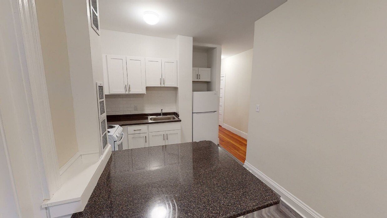 Primary Photo - 1788 Beacon St