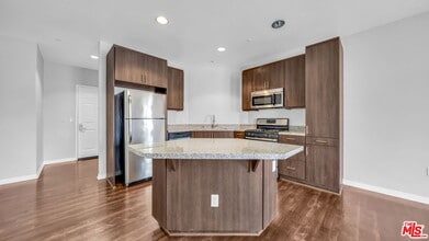 Building Photo - 1408 W Washington Blvd