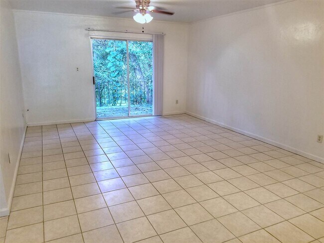 Foto del edificio - 740 E Brevard St