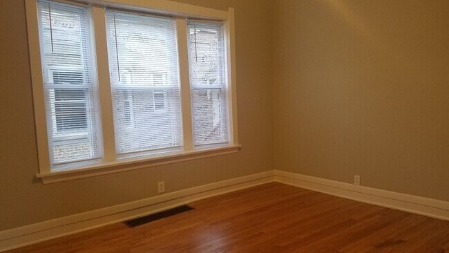 Building Photo - 2415 N Kildare Ave