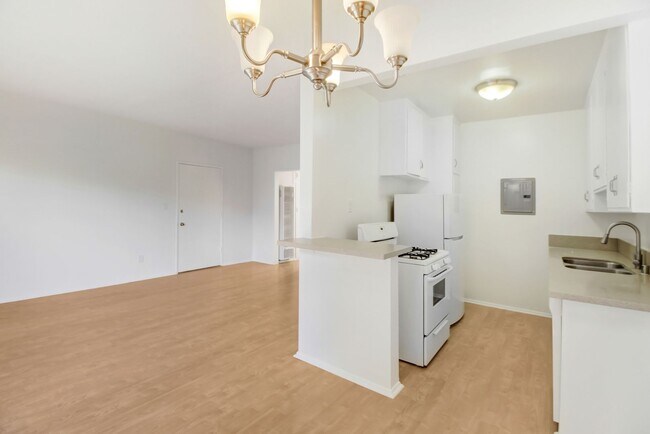 Building Photo - 1241 9th St