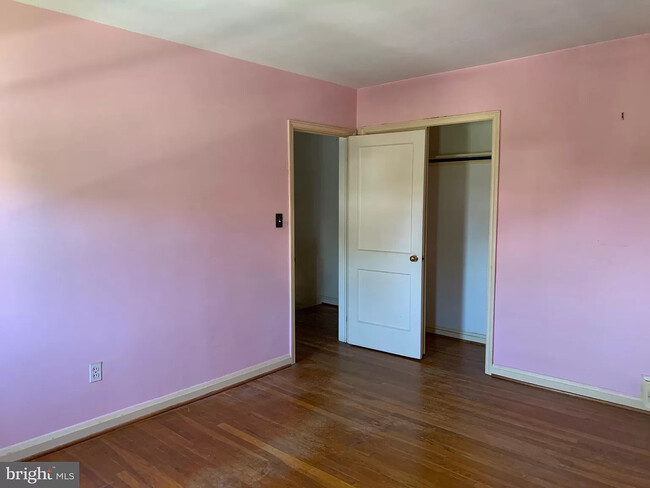 Building Photo - 1279 Cedarcroft Rd