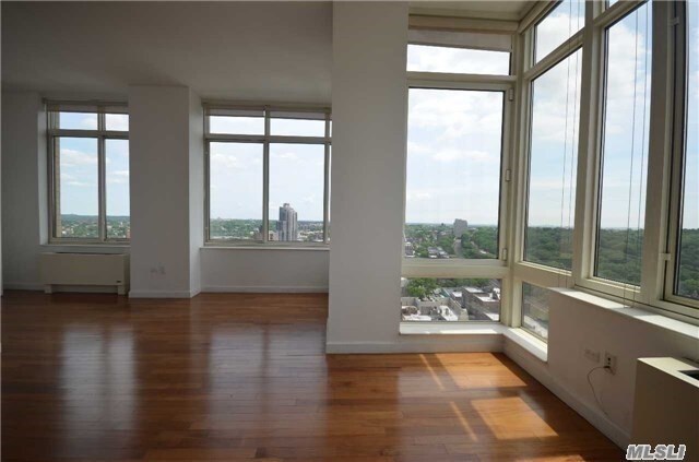 Foto del edificio - 107-24 71st Rd