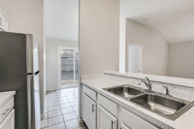 Building Photo - 1714 Tina Marie Rd