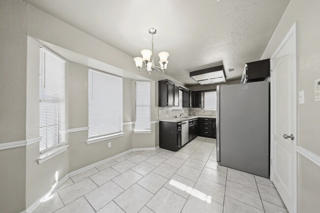Building Photo - 4306 Teal Dr