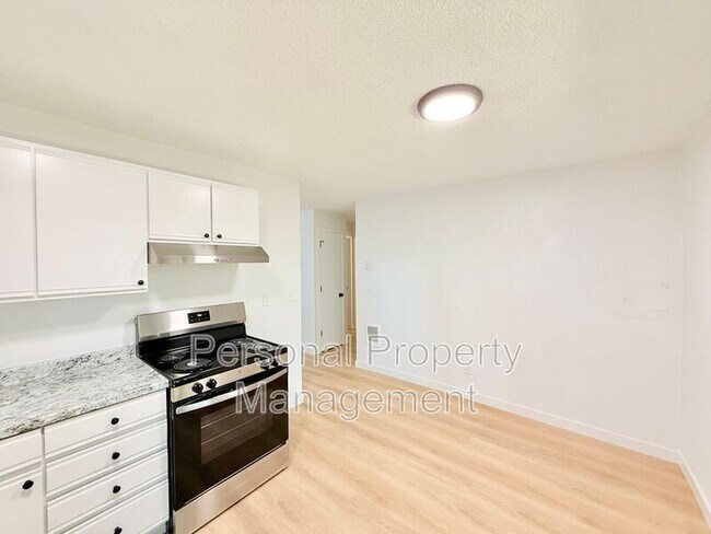 Foto del edificio - 7422 NE Hazel Dell Ave