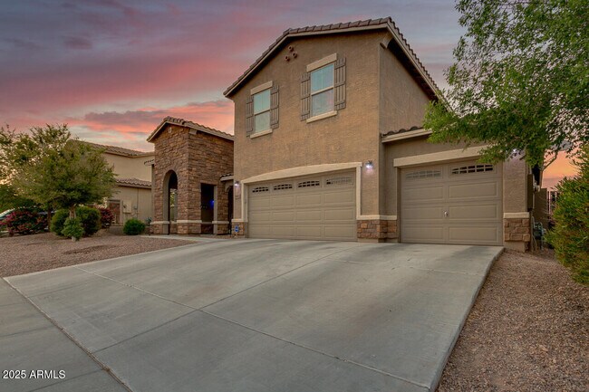 Foto del edificio - 18472 W Desert Ln