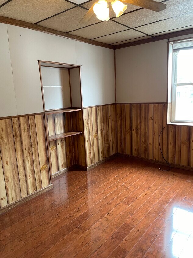 Bedroom - 201 Center Ave