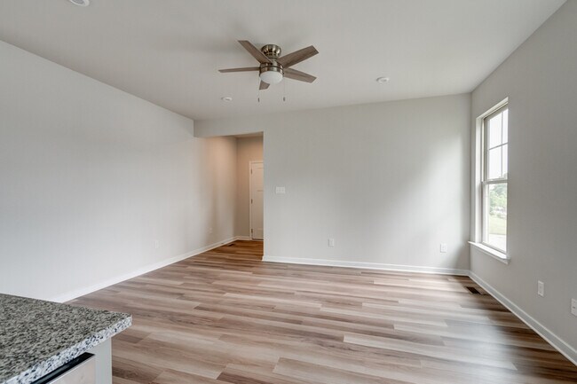 Foto del edificio - 305 Northfield Hts Ln