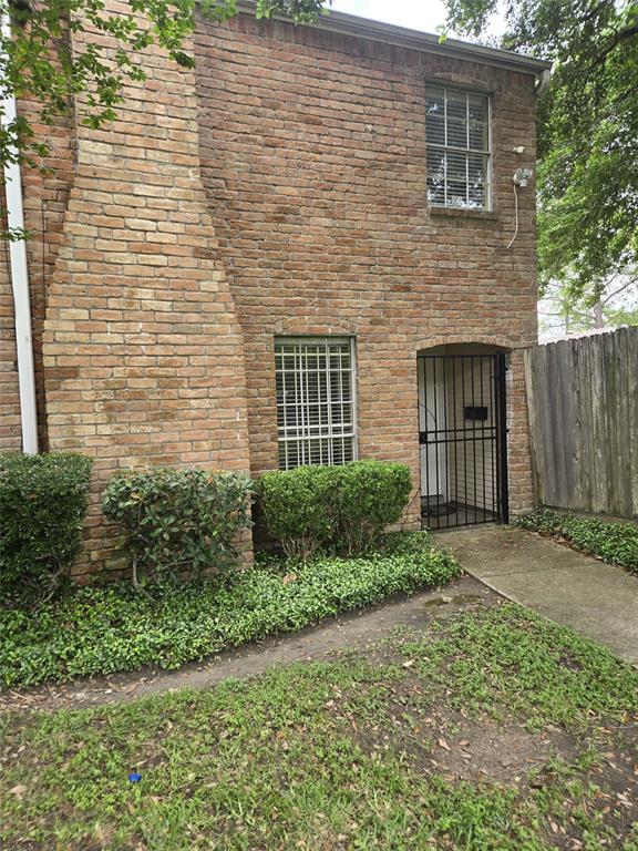 Primary Photo - 8712 Wilcrest Dr