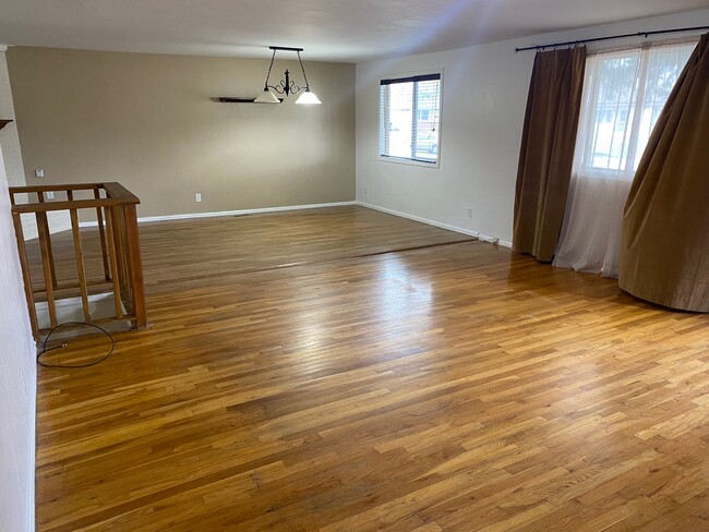 Foto del edificio - 1813 Fetterman Ave