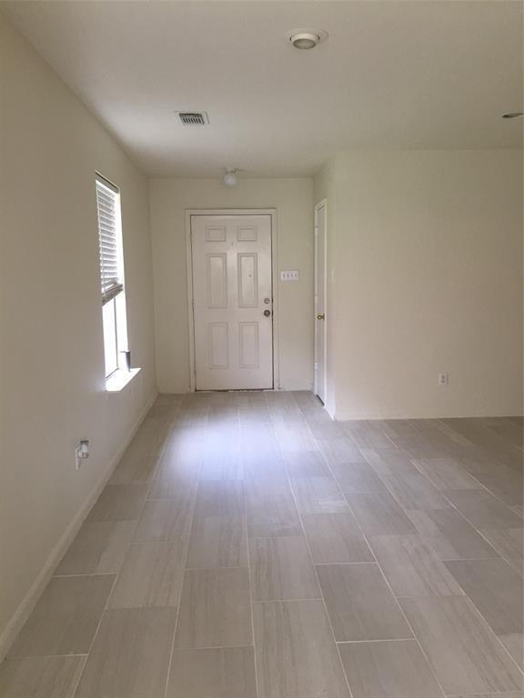 Building Photo - 12030 Christophers Walk Trail