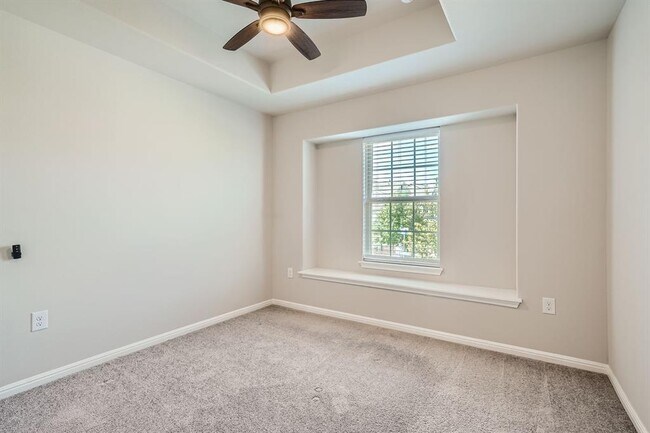 Building Photo - 131 Thelonious Dr