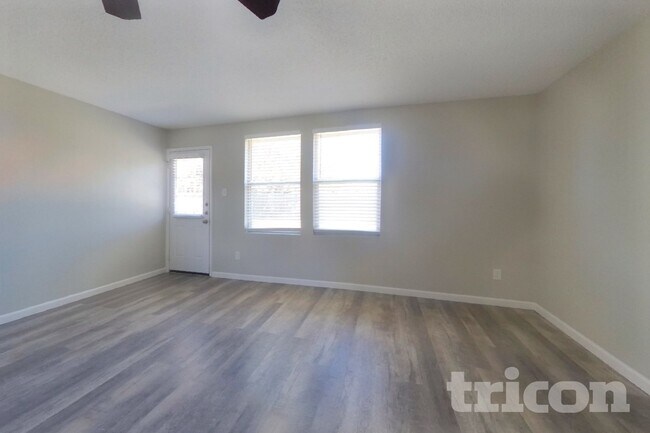 Foto del edificio - 3916 Golden Horn Ln
