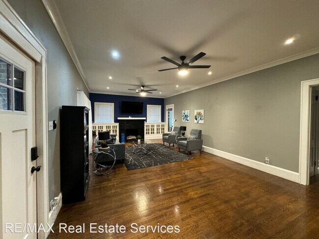 Foto del edificio - 4 br, 3 bath House - 905 Gladstone Boulevar
